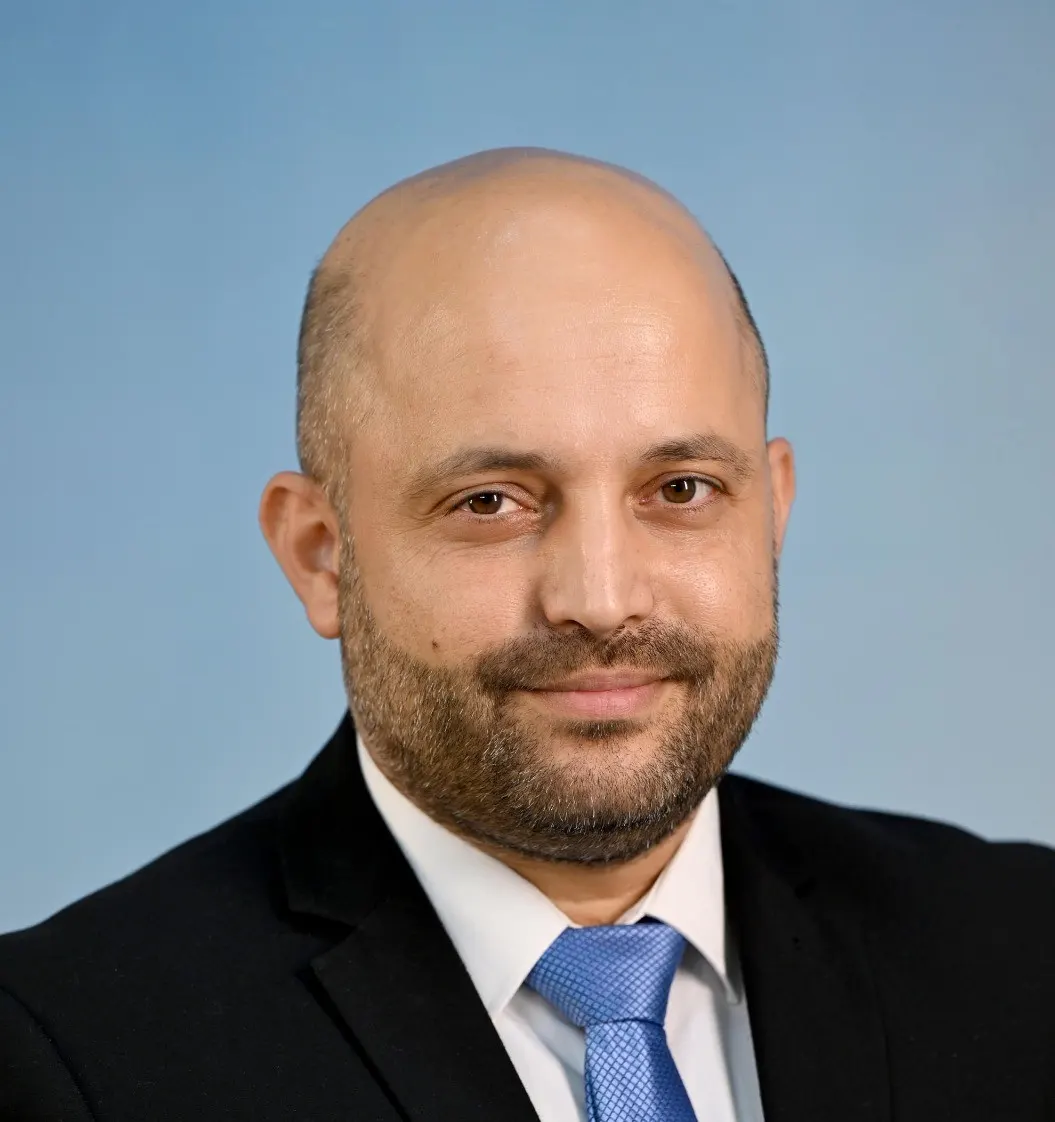 Dr. Eyal Hulata
